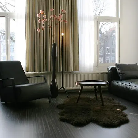 Apartment Mart *