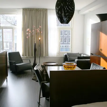 Apartment Mart *